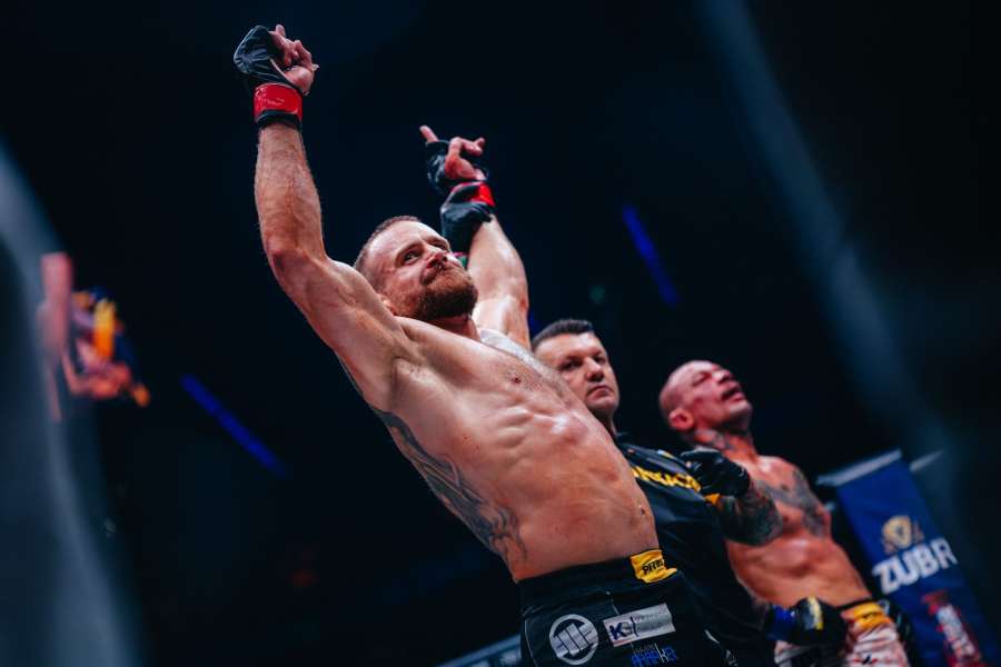 MMA ONLINE: Kinclovo mistrovství. Pukač neměl šanci, po boji byl k nepoznání
