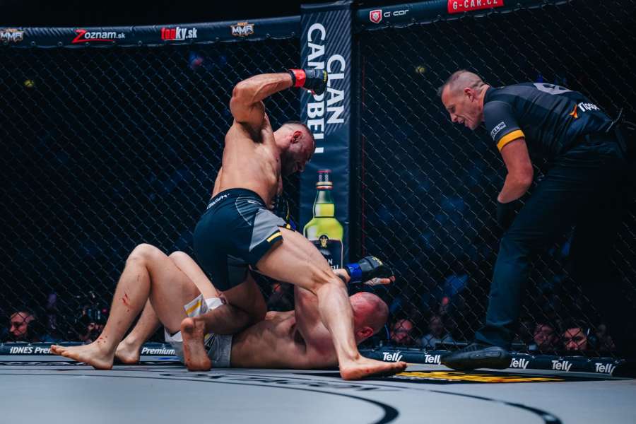 MMA ONLINE: Lekce MMA v O2 areně. Raška demoloval, Tóth vydržel 79 sekund