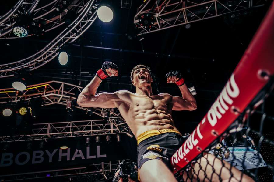 Francouzský rváč otestuje českého adepta na UFC. Peňáz jde do boxu!