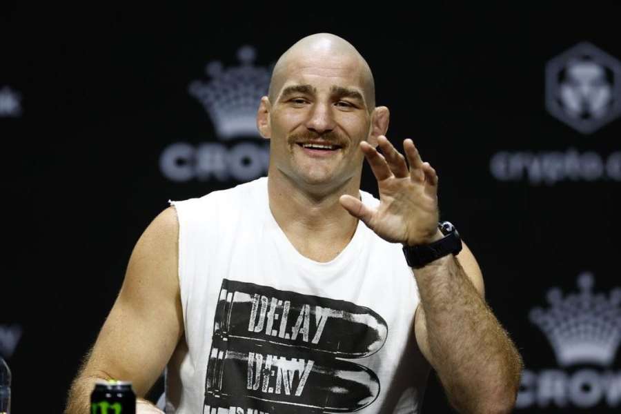 Tarzan z UFC po prohře nabral, má přes metrák. Teď touží po bitvě s padlým králem