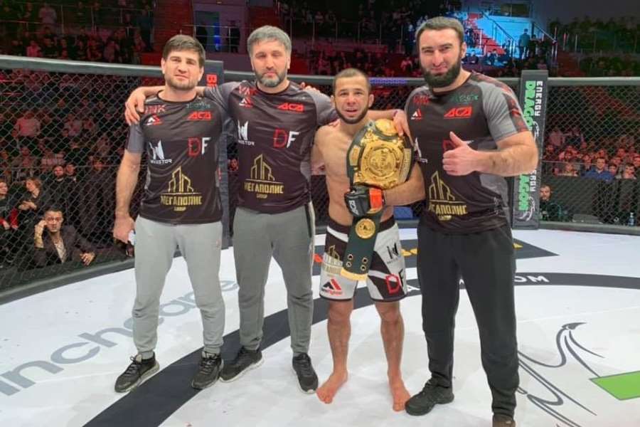 Extrémní trénink zápasníka MMA. Metoda pečení na rožni