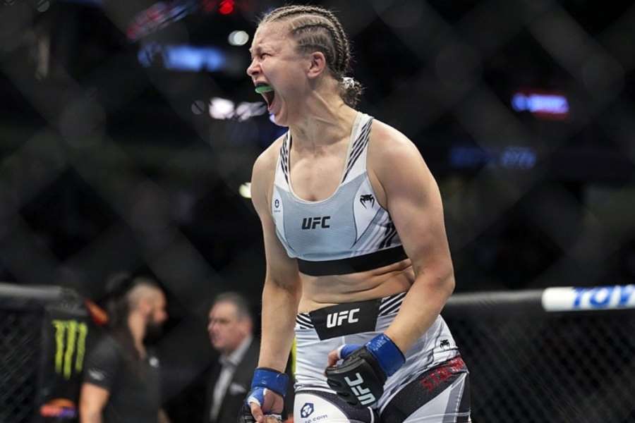 Děsivý okamžik v kleci UFC. Podlomená noha bojovnice připomněla zranění McGregora
