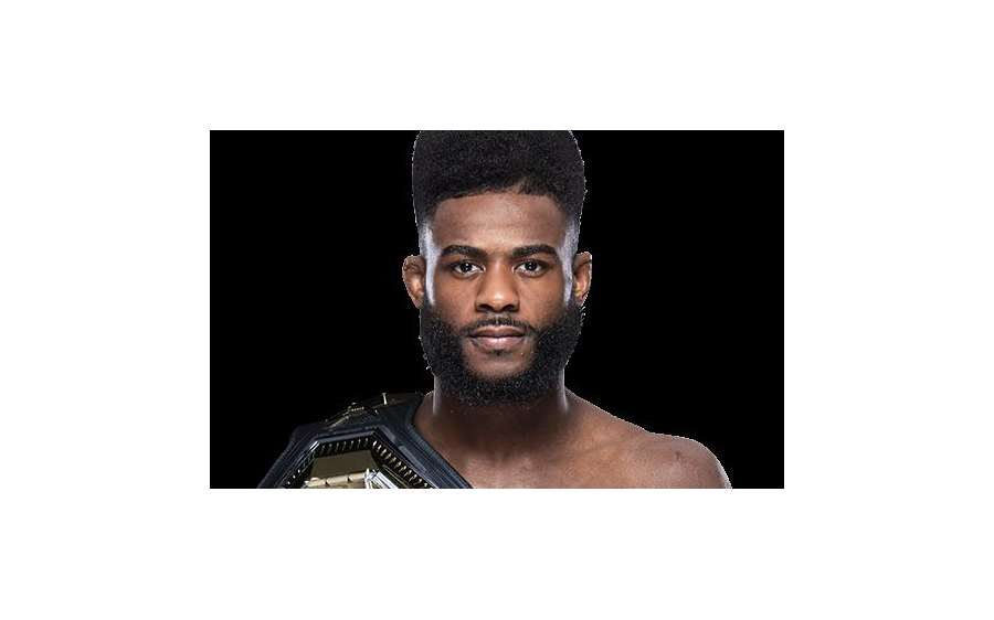 Kuriózní titul v UFC. Rozhodlo toto nelegální koleno