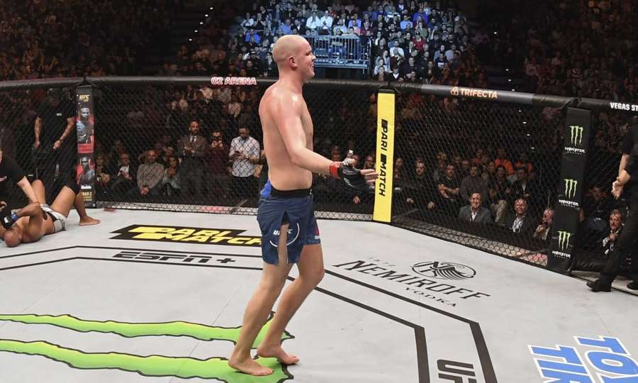 Obři v boji! Kolos v UFC, rváč z ulice a bodyguard DiCapria