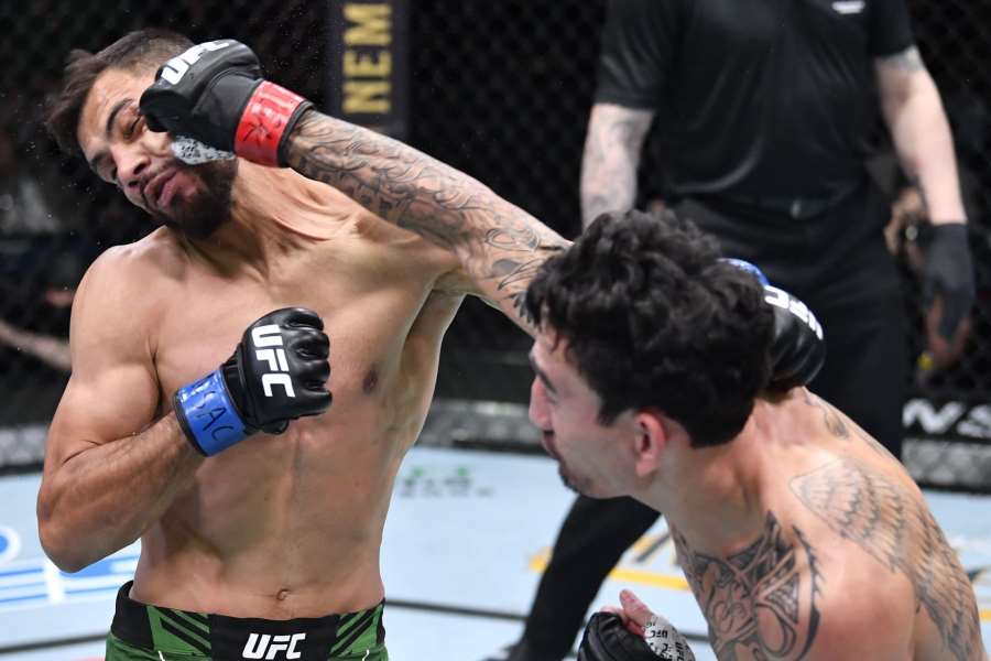 Výjimečný bojovník, který píše rekordy UFC. V kleci strávil už téměř 6 hodin!