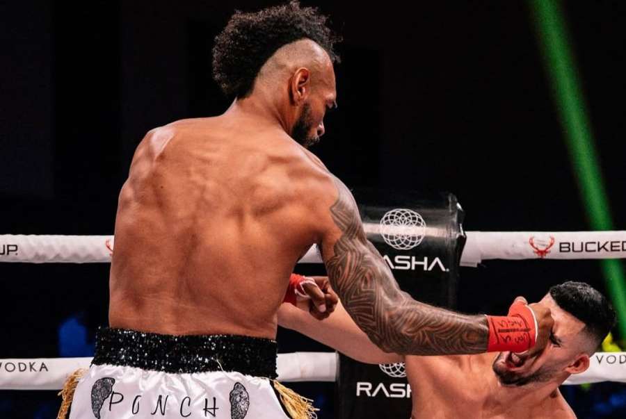 Rekordní výprask. Boxer poslal soupeře k zemi za 3 sekundy