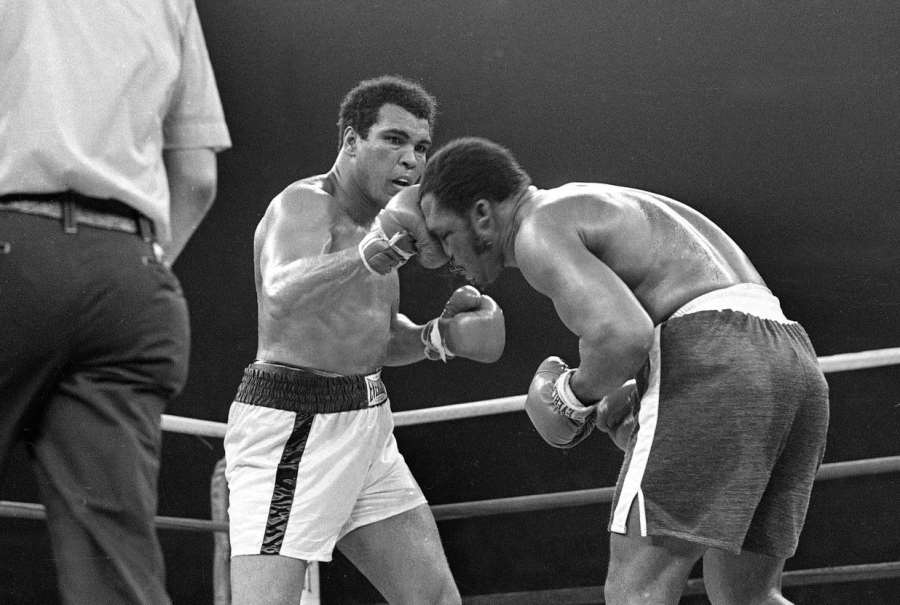 Trenky legendárního boxera jdou do aukce. Očekává se za ně 6 milionů dolarů