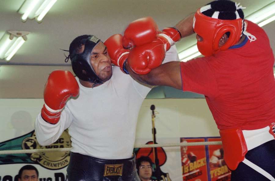 Legenda v ráži, medicinbal, řev a ostrý vzkaz. Tyson se opět pochlubil tréninkem 