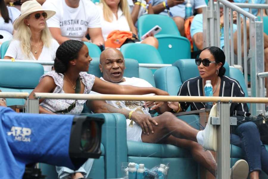 Mike Tyson je v celibátu. Zákaz postelových radovánek i marihuany