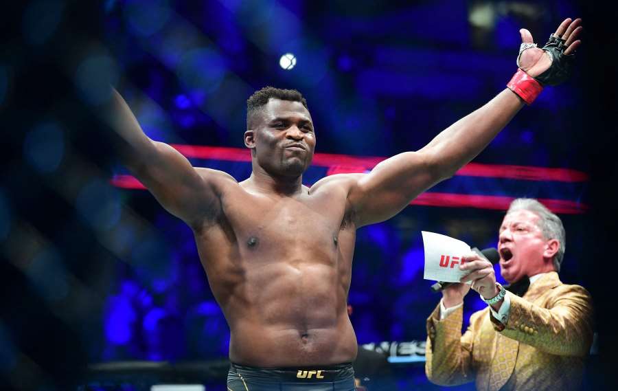Střelil se do nohy. UFC je povýšeno nad sportovci, pálí bývalý šampion