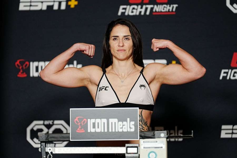 Brazilská šampionka sedí na trůnu UFC. O vládkyni se nebojuje. Bohužel