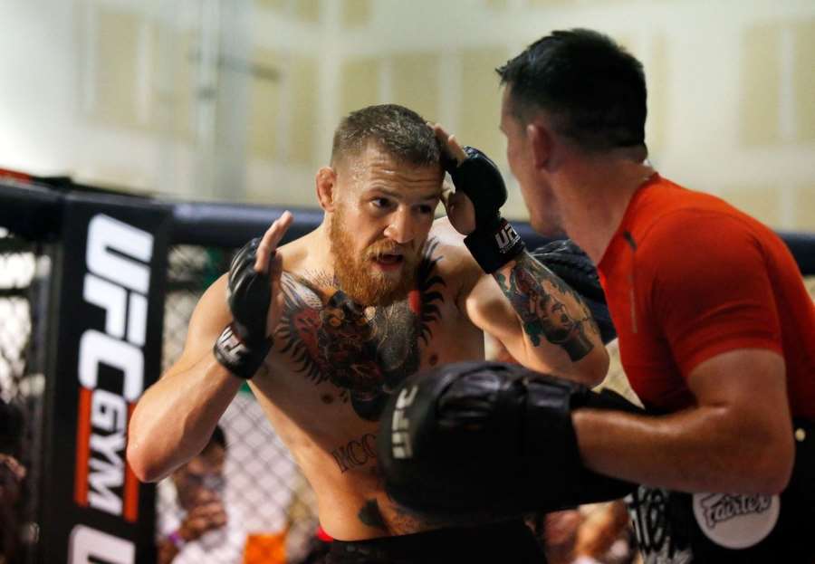Říkejte mi Terminátor. Mám titanovou tyč, která jde od kolene dolů ke kotníku, chlubí se McGregor
