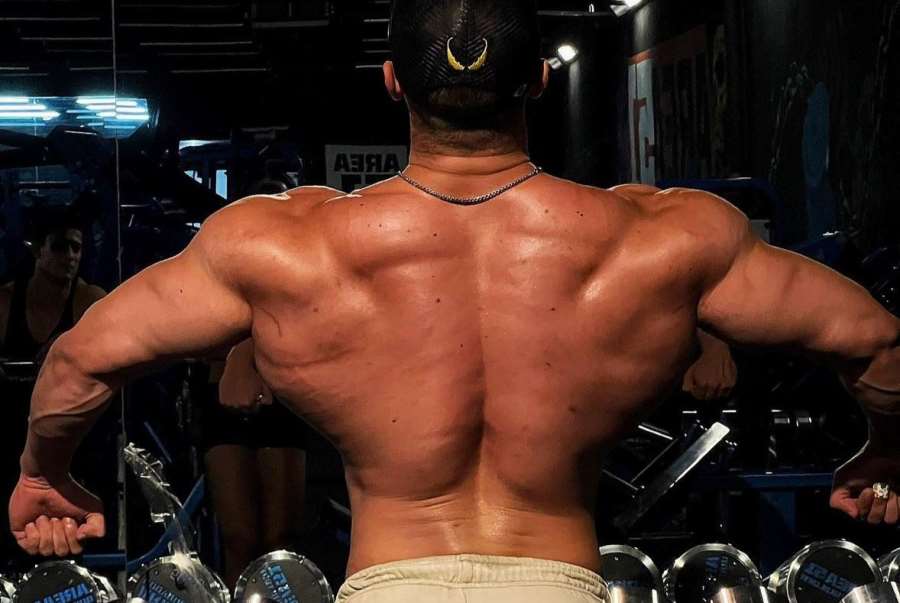 Z tlouštíka kulturista. Vážil 200 kg a bál se žen, pak se stal šampionem