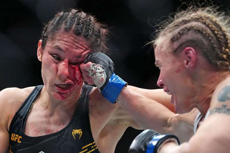 Půvabná královna uhájila své království. Nejlepší zápas v historii ženského MMA, žasne McGregor