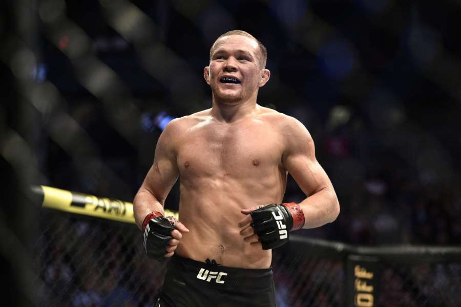 Mecenáš vyslal letadlo fanoušků na UFC. Kvůli covidu mohlo být jen jedno