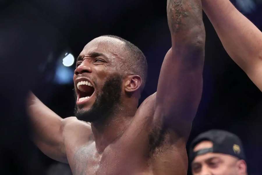 Životní výkon. Oslnivý triumf anglického krále v UFC
