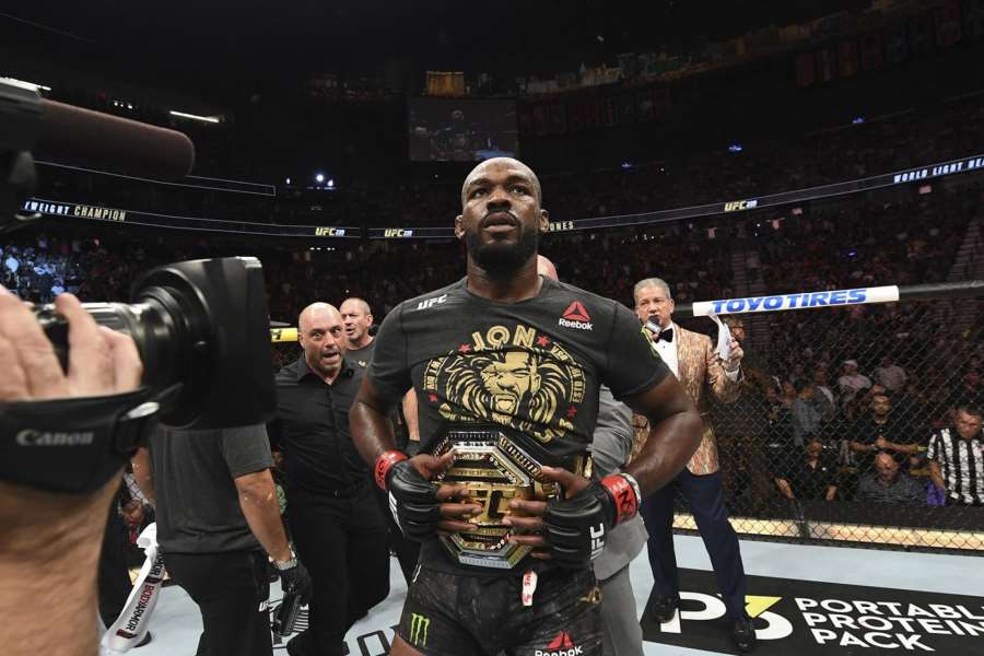 Jones chce v těžké váze UFC titul a boj s hvězdou. V hledáčku je současný šampion
