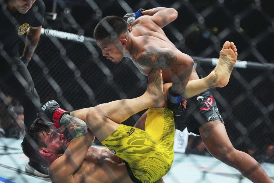 Mladík z UFC se rozjel. Soupeře mlátil, jako kdyby mu dlužil peníze