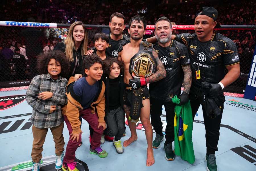 Královská škola v UFC. Šampion po zběsilé pětiminutovce uspal nováčka