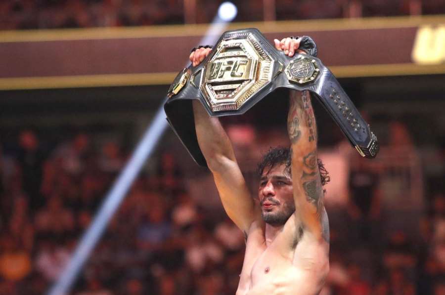 Cesta k titulu UFC vedla i přes práci řidiče. Šampion odhalil střípky své pouti za mistrovstvím
