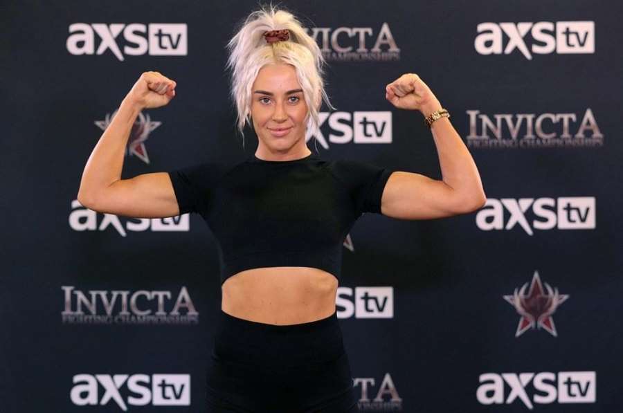 Máma jde do premiéry v UFC. Je to super únavné. A je to skvělé, je nadšená Irka 