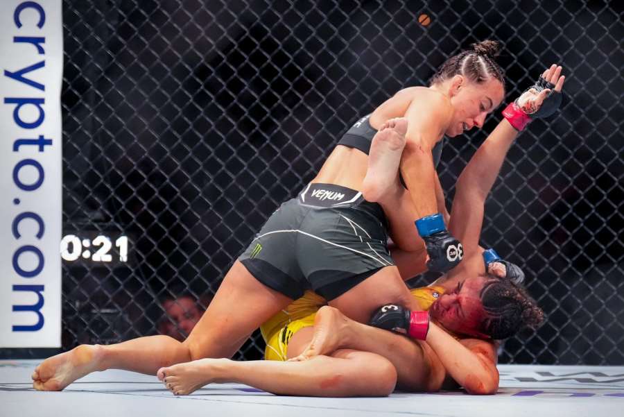 Uragán zaujal i Novotného. Barber předvedla v UFC dokonalou bouři