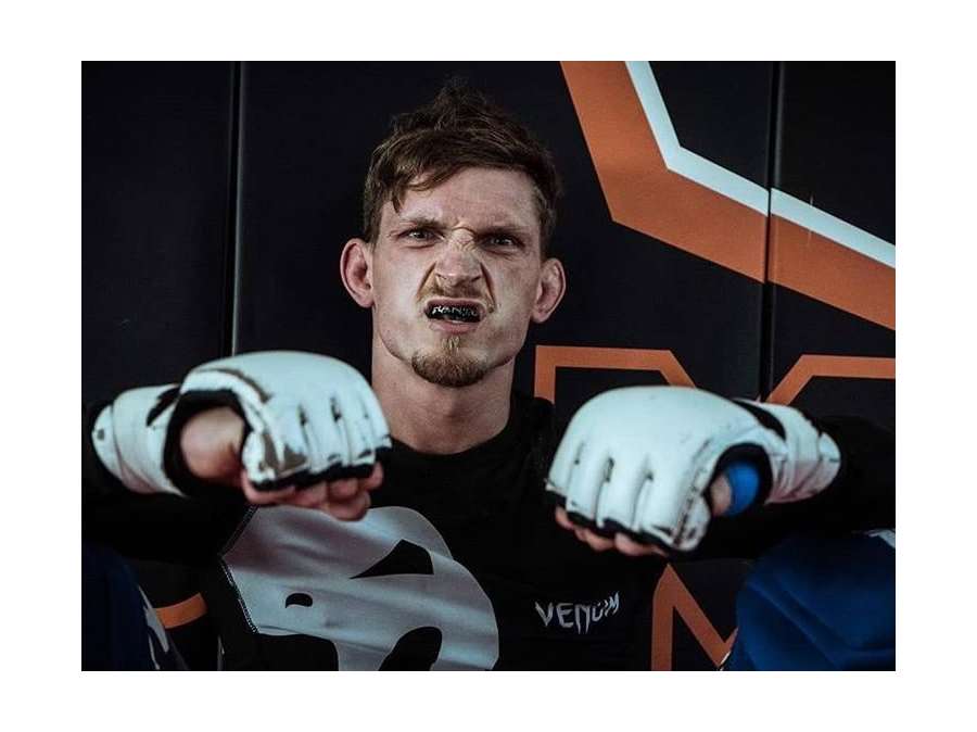 Smutná zpráva z USA. Dvořák poprvé v UFC padl. Brazilcův přední hák zlobil 