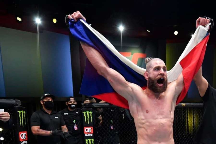 Platy v UFC! Jaké sumy dostali McGregor či Ngannou? Kolik inkasoval Procházka a kdo vydělal nejméně? 