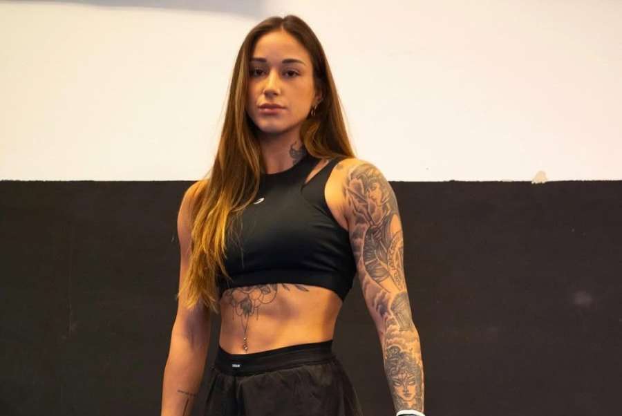 Italská kráska se odvázala. V bikinách ukázala dokonalé křivky