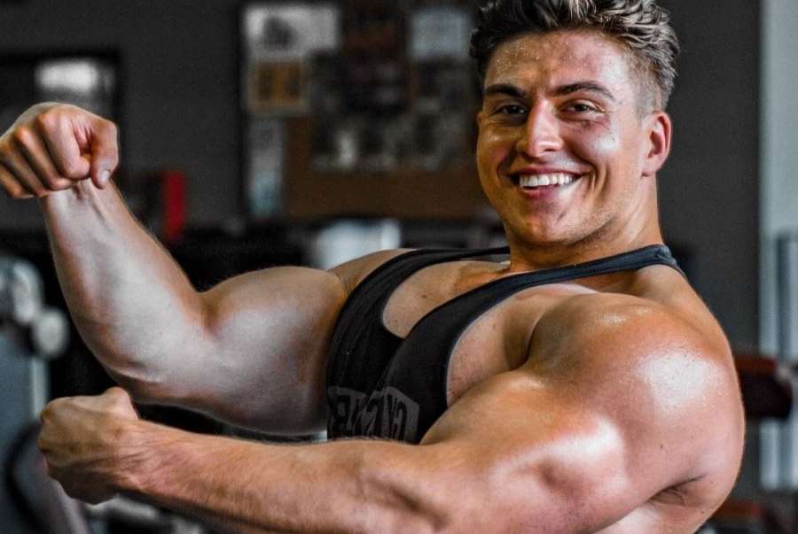Druhý Schwarzenegger, reagují fanoušci na hrudník německého kulturisty