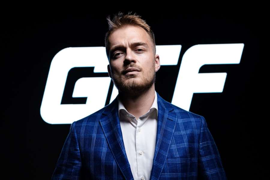 Přísný start nového promotéra. Vzkaz pro Vémolu. Vrať opasek!