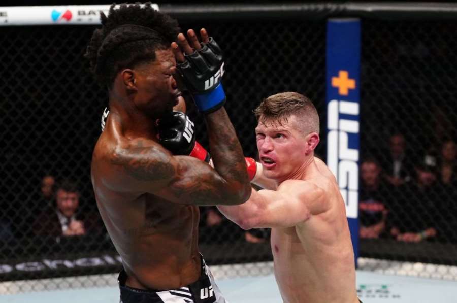 Čtyřicátník v UFC předvedl oslnivý výkon. Adept na show letošního roku