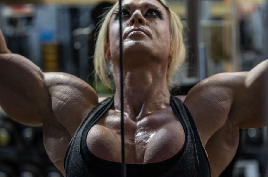 Hulk v dámském těle. Miluje kulturistiku a boxem si vylepšuje fyzičku