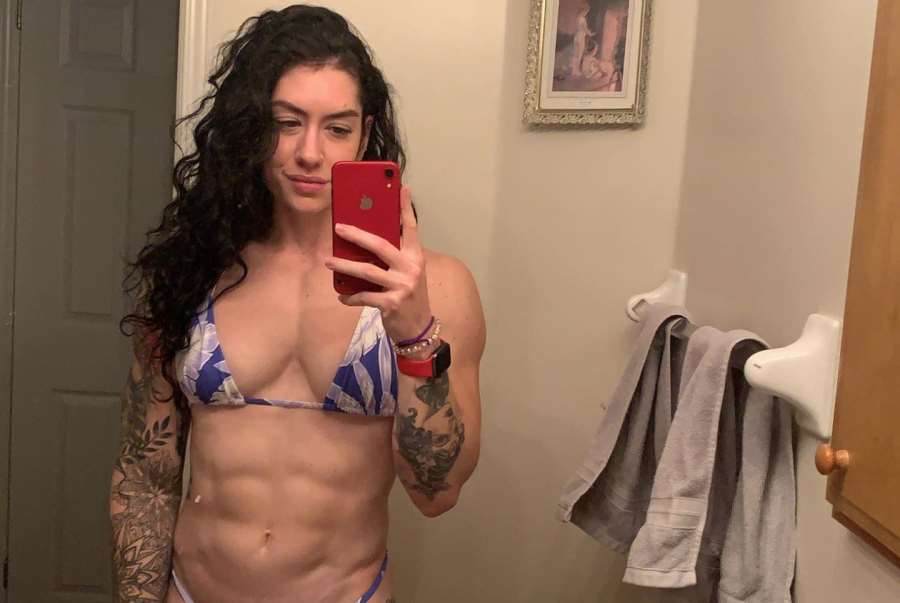 Kanadská hvězda fitness odhodila svršky. Kouzlo cvičení jako důkaz
