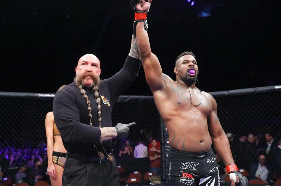 Svět bojových sportů truchlí. V 45 letech zemřel bývalý bijec UFC  