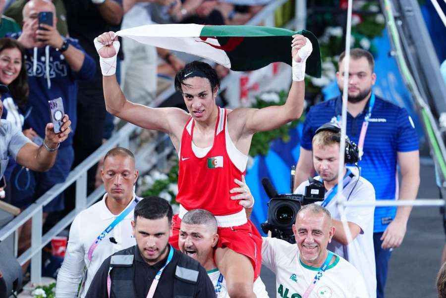 Zlatá boxerka je s novou vizáží k nepoznání. Spory o pohlaví ji ničí, přiznává