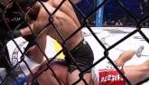 Dojde na ground and pound?