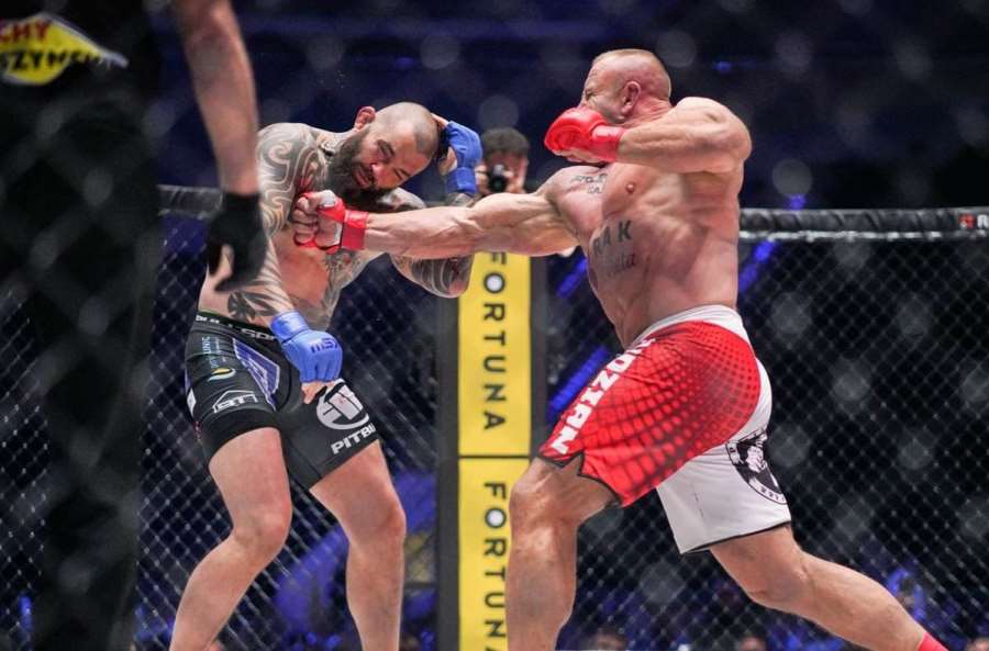 Nejsilnější chlap na světě šel do MMA. Gigant se vrhl do bitek