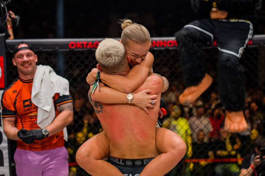 Polonahá Slováková a fotografie ze slavení v Oktagonu