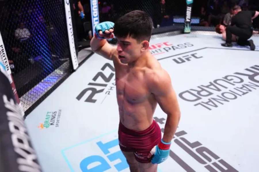 Snový debut v UFC. Argentinský mladík složil pravačkou zkušeného veterána