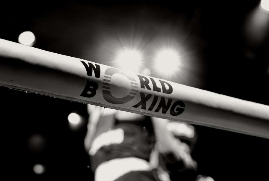 Světová organizace povolila start ruským a běloruským boxerům