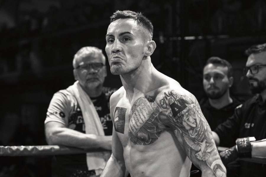 Expresní jízda českého boxera, Kolumbijec nevydržel. Dekýš je stále neporažen