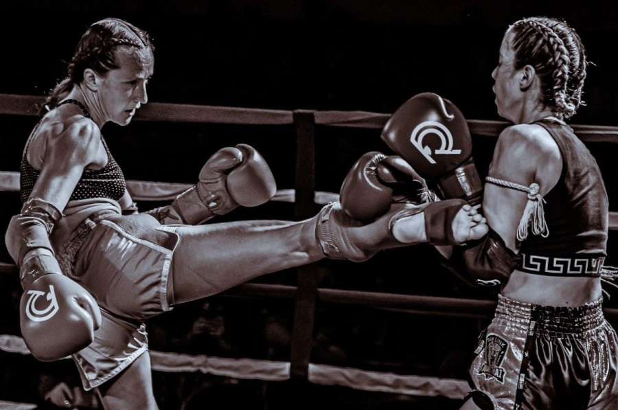 KO za 6 sekund. Bojovnice na nic nečekala, kopem vypnula soupeřku