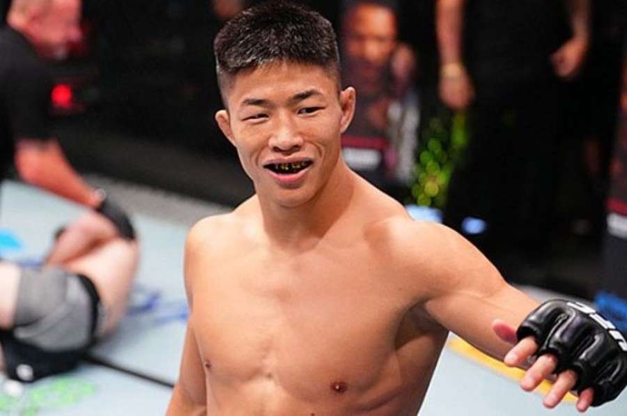 Japonec z UFC vyřídil soupeře za 62 sekund