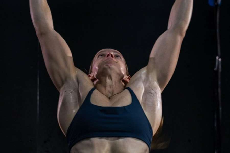 Výjimečný výkon mladé policistky. Zvládla přes 700 shybů za hodinu