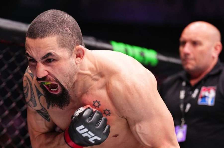 Bojovník UFC nabral před bojem. Stále je docela štíhlý, říká