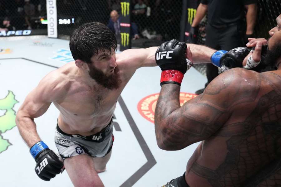 Jasná dominance! Ankalaev nedal v UFC Santosovi šanci a přiblížil se Procházkovi