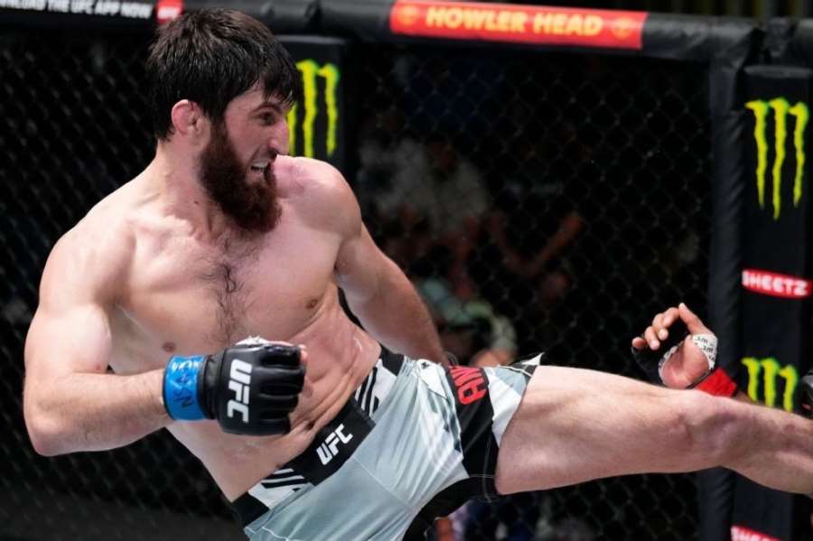 Bitva o Procházku v UFC? Bolestivý konec. Američan si patrně zlomil nohu, Rus chce na vrchol