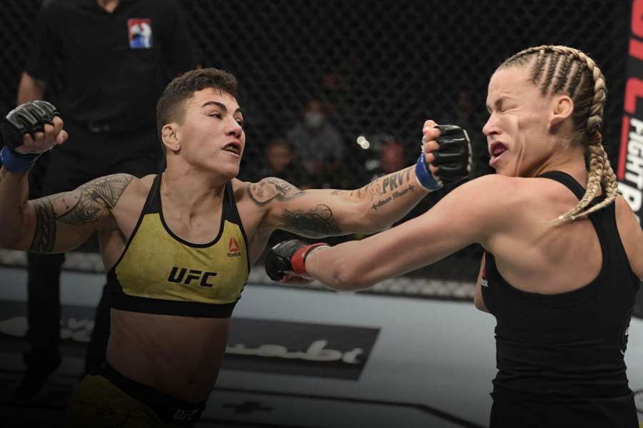 Unikly nahé fotky hvězdy UFC. Brazilka si z toho nedělá hlavu