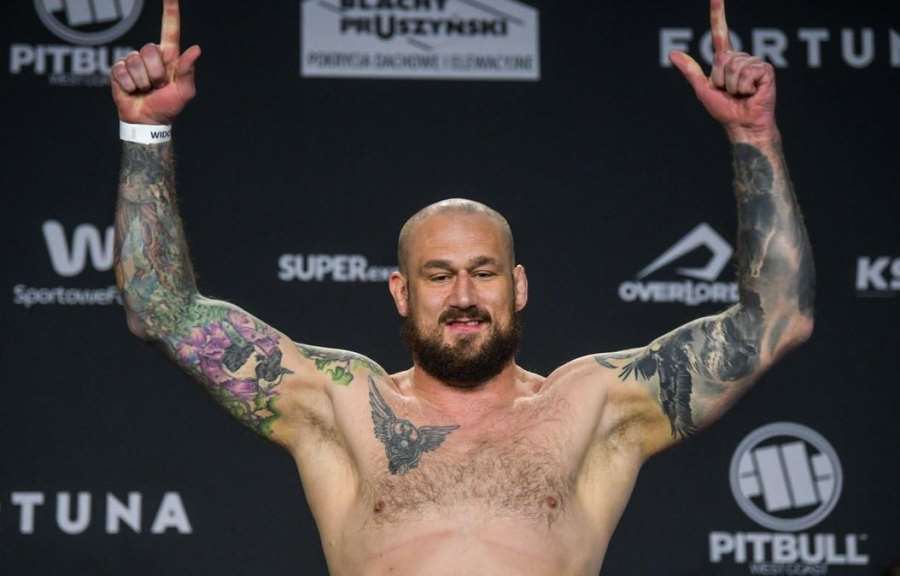 Nepřežil o 3 sekundy. Angličan uspal soupeře a připsal si devátou obhajobu titulu v KSW